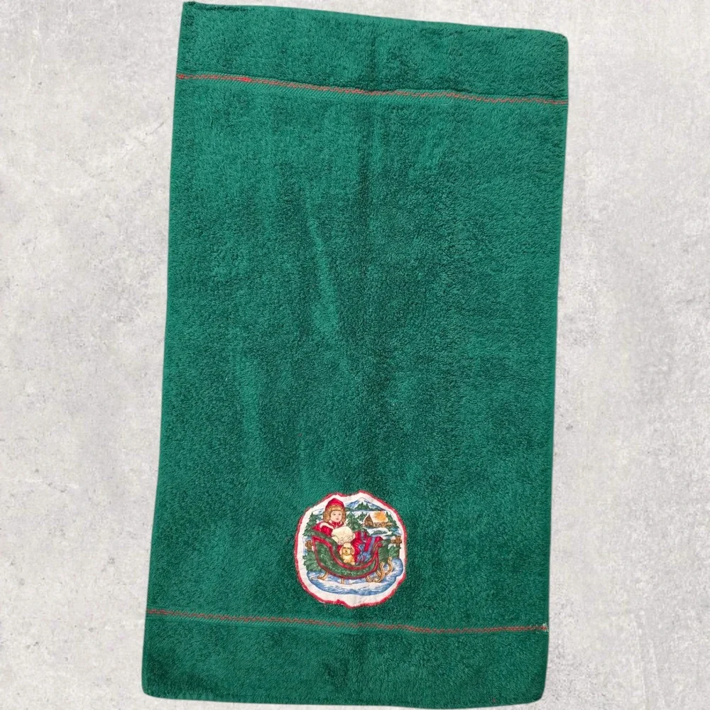 Vintage Cannon Royal Family Christmas Hand Towels Set of 2‎ Green Hand Appliquéd